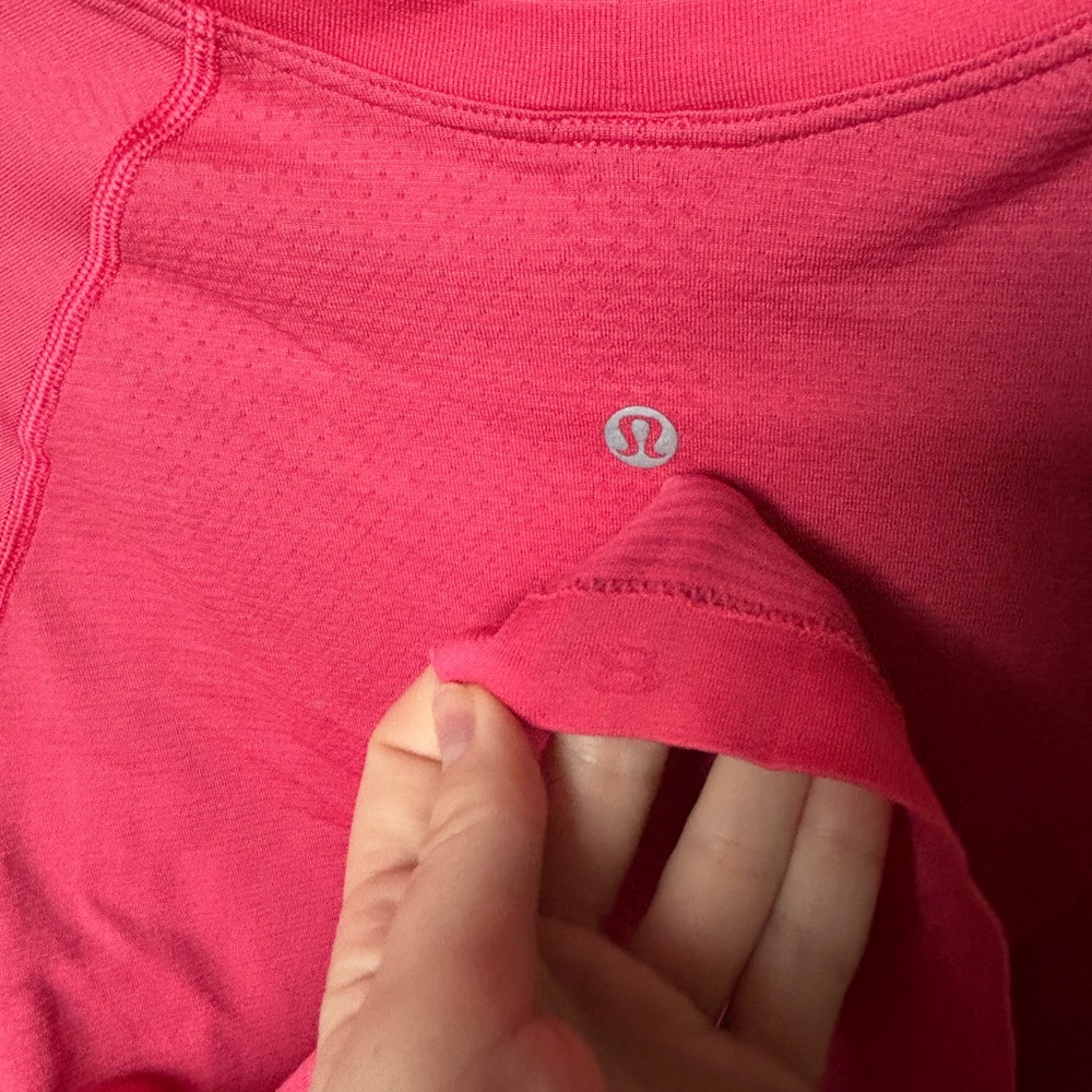 lululemon athletica Coral Short Sleeve Tee - Picture 4 of 4
